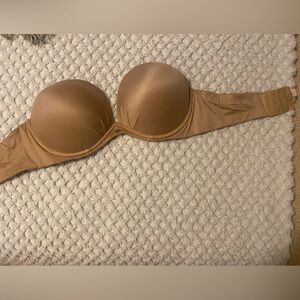 Victoria’s Secret strapless bra